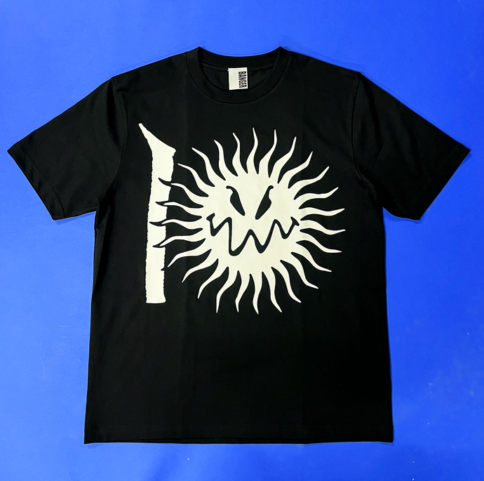 DECADE black t-shirt