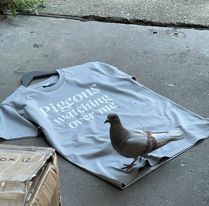 PIGEONS 'billie gray' t-shirt