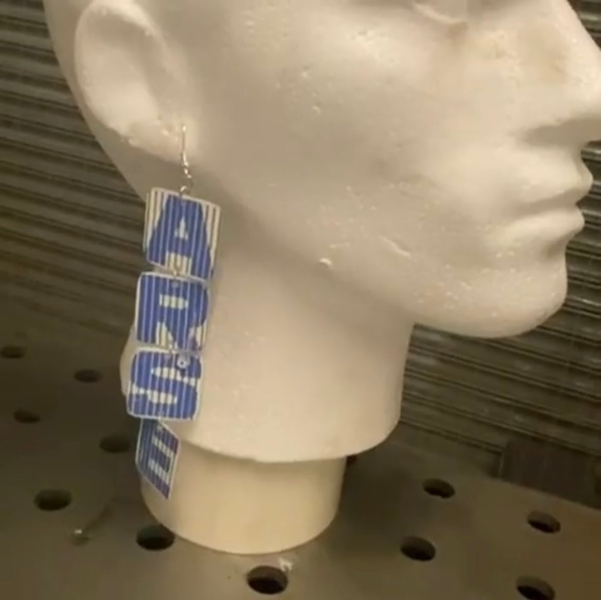 HERAS 'ARSE' EARRINGS