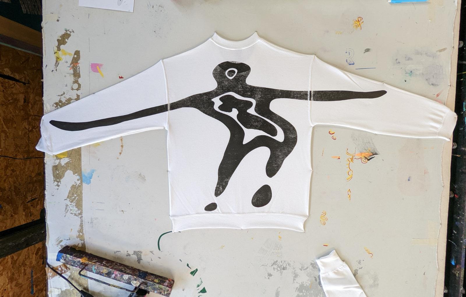 MOVING BANGER white jumper